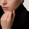 Panthere Diamond små hoop-örhängen, vitguld | Cartier Us Panthere Diamond små hoop-örhängen, vitguld | Cartier Us