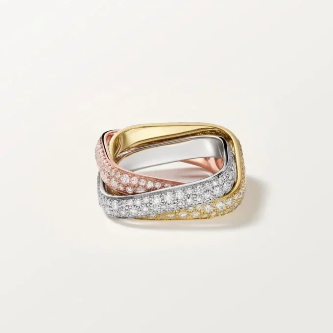 Trinity Cushion-ring, klassisk modell, pavé Trinity Cushion-ring, klassisk modell, pavé
