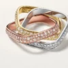 Trinity Cushion-ring, klassisk modell, pavé Trinity Cushion-ring, klassisk modell, pavé