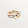 Trinity-ring, klassisk modell, 5 diamanter Trinity-ring, klassisk modell, 5 diamanter