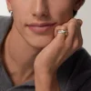 Trinity-ring, kuddeformad, medelstor modell, halvpavé Trinity-ring, kuddeformad, medelstor modell, halvpavé