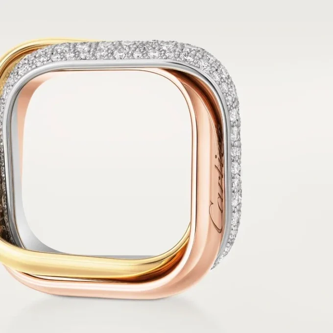 Trinity-ring, kuddeformad, stor modell, halvpavé Trinity-ring, kuddeformad, stor modell, halvpavé